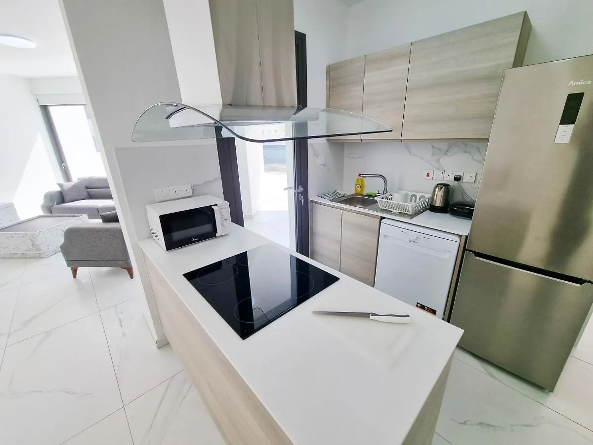 Shades Of Blue Apartment Larnaca