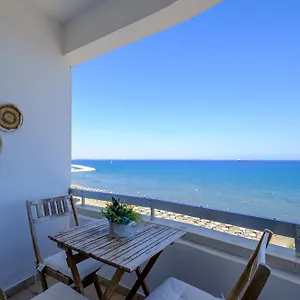 Lazuli Sea View Beachfront- Ap 61 דירה
